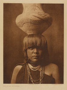 Dziewczynka i słoik – San Ildefonso autorstwa Edward S. Curtis