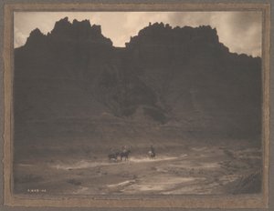 W cieniu klifu autorstwa Edward S. Curtis