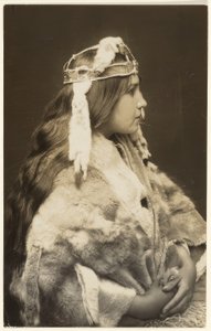 Naida, dumna księżniczka autorstwa Edward S. Curtis