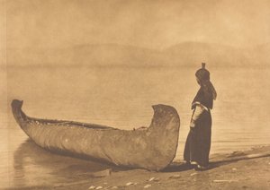 Na brzegu jeziora - Kutenai, 1910. autorstwa Edward Sheriff Curtis