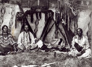Wnętrze Piegan Lodge autorstwa Edward Sheriff Curtis