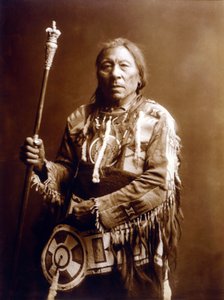 Biegnący Królik (Aatsista-Mahkan 1833-1911), Indianin Blackfeet, ok. 1900, fot. Edward S. Curtis autorstwa Edward Sheriff Curtis