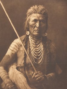 Wilk - Apsaroke, 1908. autorstwa Edward Sheriff Curtis