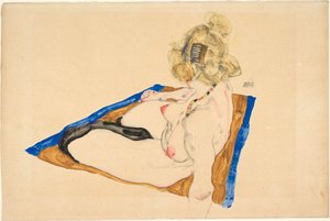 Blond nude siedząca na brązowym dywanie z niebieską obwódką, 1912.