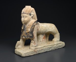 Bóg Tutu jako Sfinks Wędruje po wężach (wapień) autorstwa Egyptian