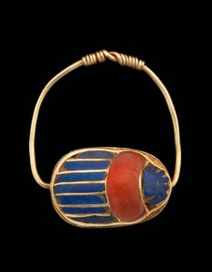 Palec skarabeusz z pierścionkiem, Państwo Środka autorstwa Egyptian 12th Dynasty