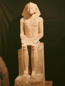 Siedząca statua Amenemhata III (1843-1798 pne) (wapień)