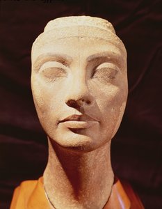 Głowa królewska, prawdopodobnie Nefertiti, z Memphis, New Kingdom (kwarcyt) (patrz także 158683)