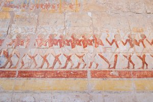 Płaskorzeźba przedstawiająca podróż Hatszepsut do kraju Punt (Somalia), świątynia Hatszepsut w Deir Al Bahari, Luksor, Egipt (zdjęcie) autorstwa Egyptian 18th Dynasty