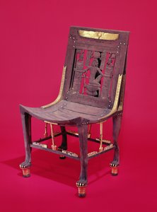Krzesło z grobowca Tutanchamona (ok. 1370-1352 pne) przedstawiające ducha milionów lat, Nowe Królestwo (drewno cedrowe) (patrz także 148192)