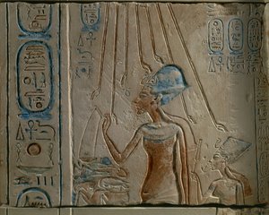 Rycina egipska przedstawiająca Echnatona i Nefertiti oddających cześć dyskowi słonecznemu, z Tall al-Amarna, Egipt, Nowe Królestwo, XVIII dynastia autorstwa Egyptian 18th Dynasty