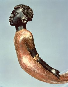 Figura afrykańskiego mężczyzny z końca ceremonialnej laski, z grobowca Tutanchamona (ok. 1370-52 pne) Nowe Królestwo (drewno i heban) (patrz także 149479)
