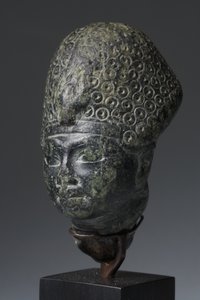 Głowa Amenhotepa III, Nowe Państwo (zielony steatyt)