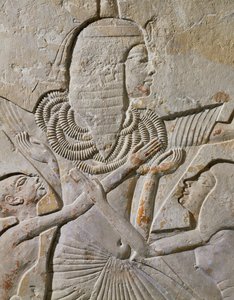 Horemheb mit Kindern und Beamten