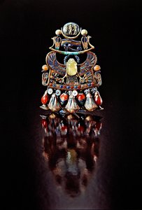 Pektorał z ptasim skarabeuszem, z grobowca Tutanchamona, Nowe Królestwo (złota cloisonne ozdobiona kamieniami półszlachetnymi i pastą szklaną)