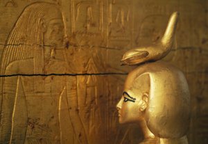 Posąg Selkisa lub Serketa chroniący skrzynię ze słojami kanopskimi, Skarbiec Tutanchamona autorstwa Egyptian 18th Dynasty