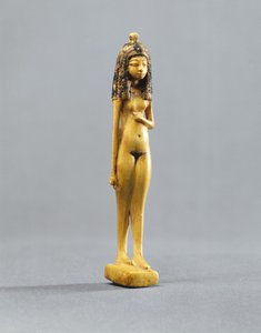 Statuetka nagiej dziewczyny, Nowe Królestwo, ok. 1390-1353 pne (malowana kość słoniowa)