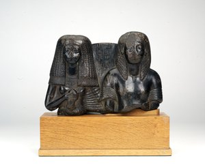 Statuetka oficera wojskowego Huy i jego żony Nay, śpiewaczki Amona, Nowe Królestwo (steatyt) autorstwa Egyptian 18th Dynasty