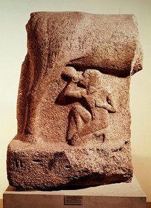 Bogini Hathor karmiąca faraona Horemheba, Nowe Królestwo, ok. 1344-1314 pne (czerwony granit)