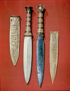 Królowie dwa sztylety, z grobowca Tutanchamona (ok. 1370-52 pne) Nowe Królestwo (złoto i żelazo)