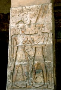 Starożytna sztuka egipska: płaskorzeźba na kolumnie świątyni Sethi I (Sety lub Seti I autorstwa Egyptian 19th Dynasty