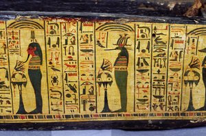 Szczegół zewnętrznej podstawy trumny mumii Nesyamona, prawdopodobnie znaleziony w Deir El-Bahri, Nowe Królestwo, ok. 1100 pne (malowane drewno) autorstwa Egyptian 20th Dynasty