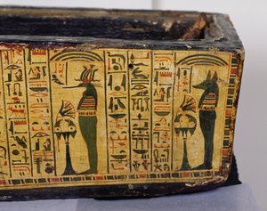 Szczegół zewnętrznej podstawy trumny mumii Nesyamona, prawdopodobnie znaleziony w Deir El-Bahri, Nowe Królestwo, ok. 1100 pne (malowane drewno) autorstwa Egyptian 20th Dynasty