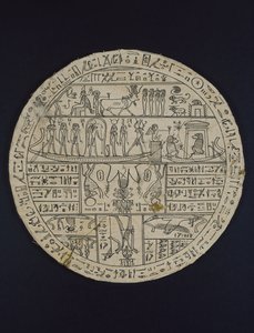 Dysk amuletowy (hypocephalus) wykonany dla Tasheritenkhonsu, ok. 664-525 p.n.e. (płótno i gips)