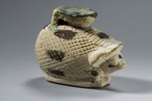 Jeż aryballos, okres saite (fajans)