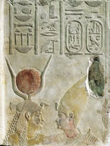 Król Nektanebo II (360-343 p.n.e.) powitany przez boginię Izydę, malowany płaskorzeźba z wapienia autorstwa Egyptian 30th Dynasty