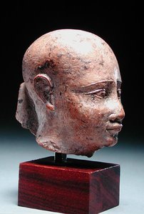 Głowa mężczyzny, ok. 350 pne (wapień) (patrz także 185236) autorstwa Egyptian 30th Dynasty