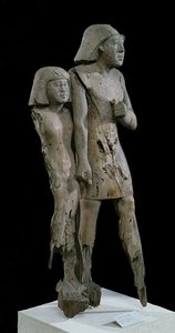 Anonimowa para znana jako Para z Memphis, Stare Królestwo (drewno akacjowe) (patrz także 105656)