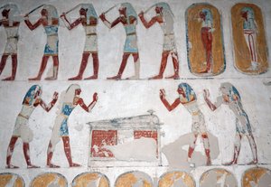 Uzbrojeni mężczyźni i postać przed sarkofagiem, Dolina Królów, Luksor autorstwa Egyptian Egyptian