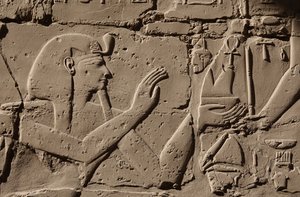 Faraon z nakryciem głowy kobry, Karnac (relief) autorstwa Egyptian Egyptian