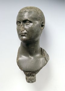 Popiersie rzymskiego szlachcica, o którym mówi się, że to Marek Antoni (ok. 82-30 pne), prawdopodobnie z Aleksandrii, Egipt, 50 pne - 50 ne (łupek) autorstwa Egyptian Ptolemaic Period