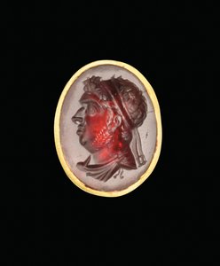 Hellenistyczny pierścionek wklęsły z portretem królewskim władcy ptolemejskiego, prawdopodobnie Ptolemeusza IX, Sotera II, koniec II - początek I wieku p.n.e. autorstwa Egyptian Ptolemaic Period