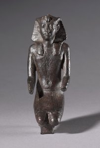 Statuetka Klęczącego Króla, okres grecko-rzymski, 304-30 pne autorstwa Egyptian Ptolemaic Period