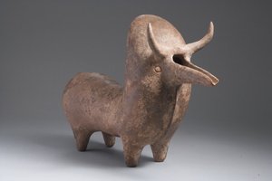 Amlash Rhyton w formie byka Zebu (terakota)
