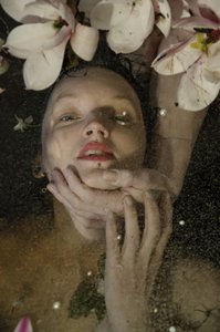 Uprowadzenie, 2016 (sitodruk) autorstwa Elinleticia Högabo