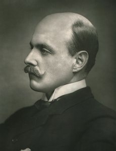 Wielce Szanowny Walter Hume Long, ok. 1902. autorstwa Elliott and Fry