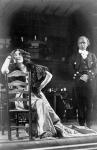 Julia Neilson i Horace Hodges w Szkarłatnym kroju, ok. 1905.