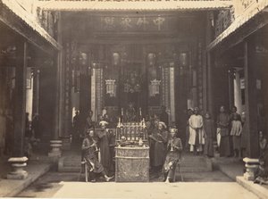 Ceremonia religijna w chińskiej pagodzie Cholen, Sajgon, Cochinchina, 1866. autorstwa Emile Gsell