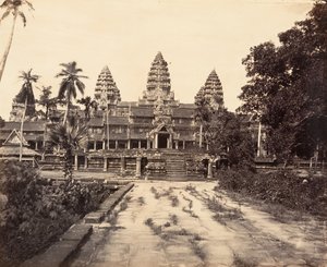 Zachodnia fasada Wielkiej Pagody, 1866. autorstwa Emile Gsell