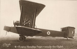 4-silnikowy samolot Handley Page, gotowy do lotu (zdjęcie czarno-białe) autorstwa English Photographer