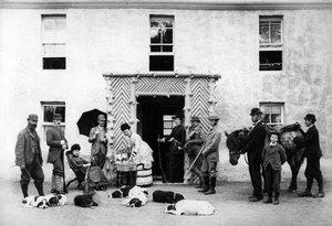 Strzelanina w wiejskim domu, ok. 1890 r autorstwa English Photographer