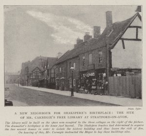 Nowy sąsiad w miejscu urodzenia Szekspira, miejscu wolnej biblioteki pana Carnegie w Stratford-on-Avon autorstwa English Photographer