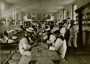 Pokój w koszarach marynarki wojennej, Wyspa Wielorybów, Portsmouth (zdjęcie czarno-białe) autorstwa English Photographer