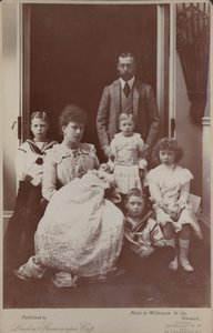 Albert Edward i księżniczka Alexandra z rodziną autorstwa English Photographer