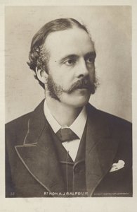 Artur Balfour autorstwa English Photographer
