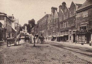 Arundel: High Street (zdjęcie czarno-białe) autorstwa English Photographer